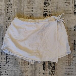Old Navy Women's White Wrap Skorts